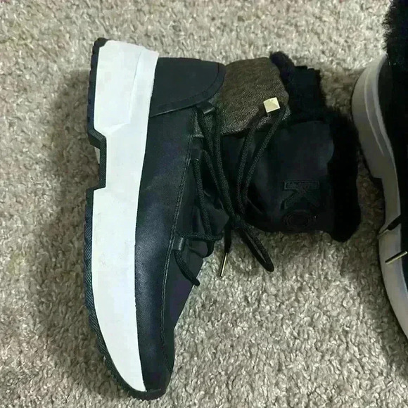 Michael Kors - Picture 2 of 11